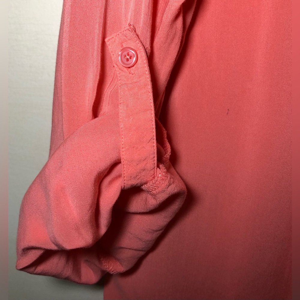Gap Blouse Size Large Peach Roll up Sleeves V Neck - Picture 11 of 11